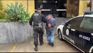 Mulher é morta e companheiro é preso em flagrante por feminicídio em Araruama