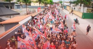 Maricá: Caminhada política reúne mais de 4 mil pessoas e movimenta ruas de Itaipuaçu