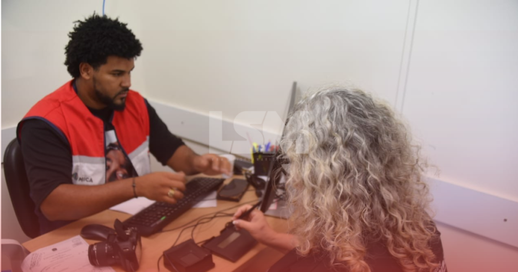 Moradores de Bambuí recebem atendimento para emissão de RG e atualização do CadÚnico
