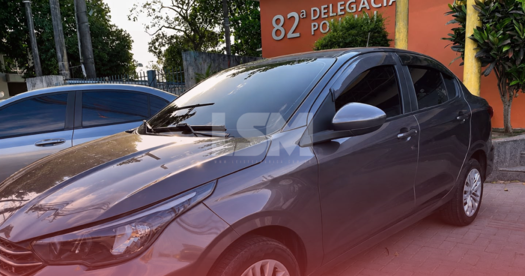 Motorista é detido com carro suspeito de clonagem em Ponta Negra